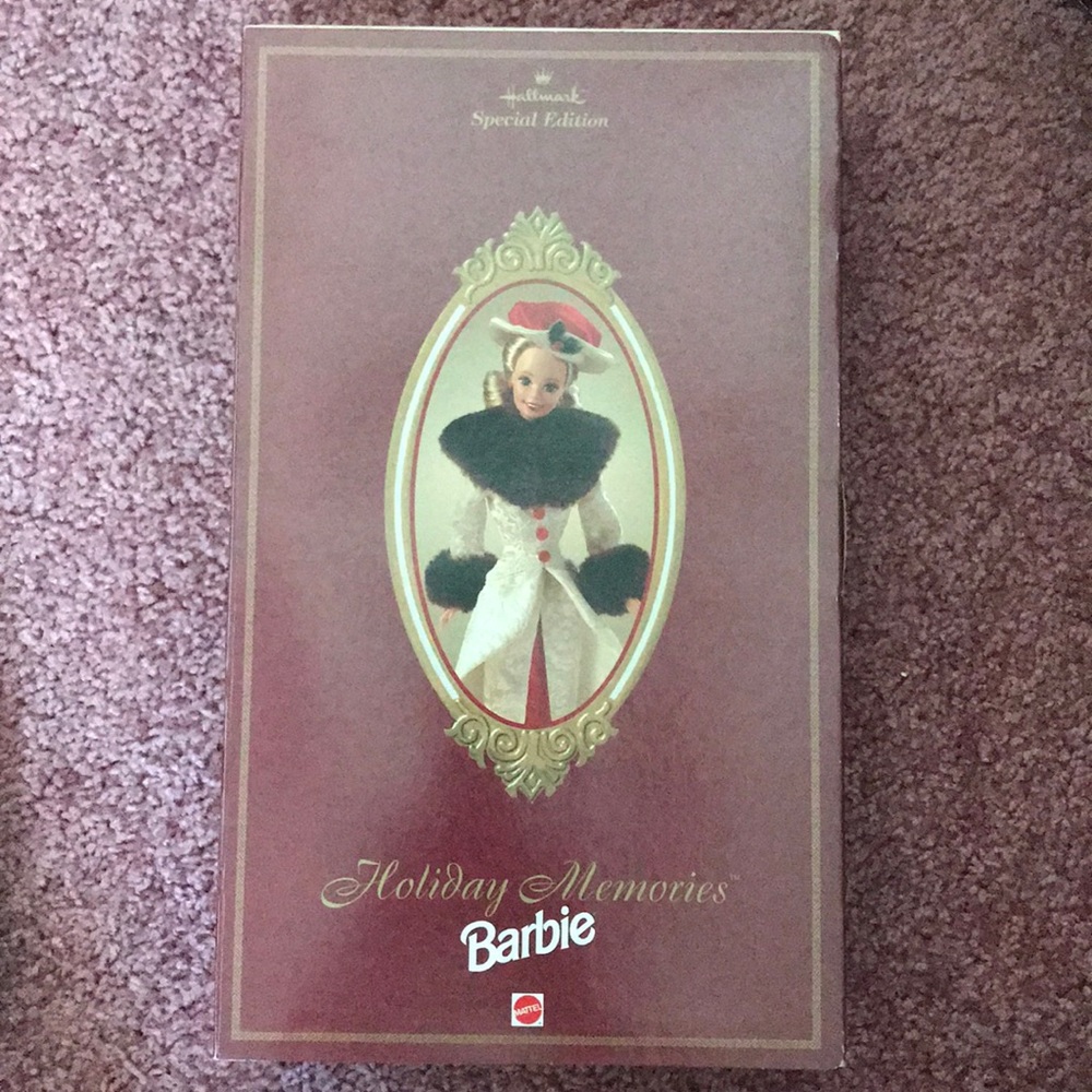 NRFB Holiday Memories Barbie 1995